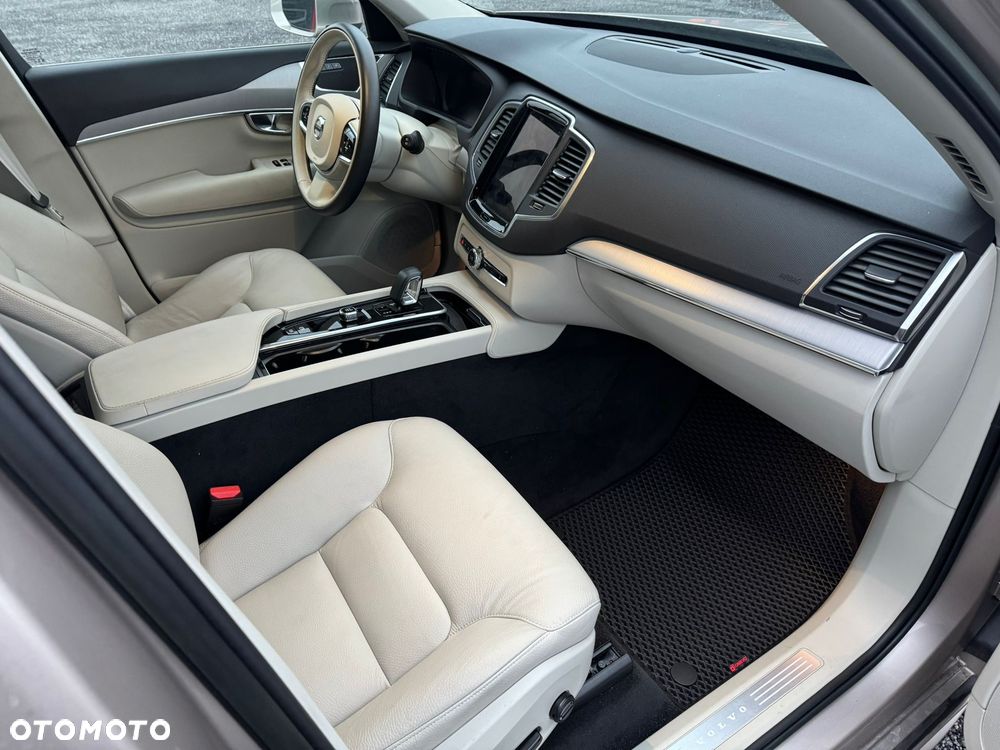 Volvo XC 90 - 15