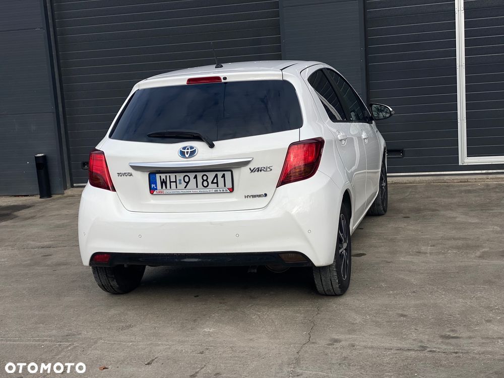 Toyota Yaris Hybrid 100 Premium - 9