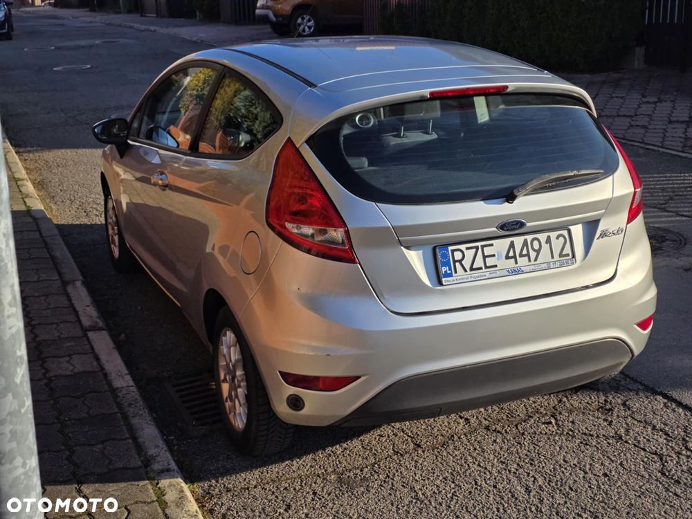 Ford Fiesta 1.25 Celebration - 13