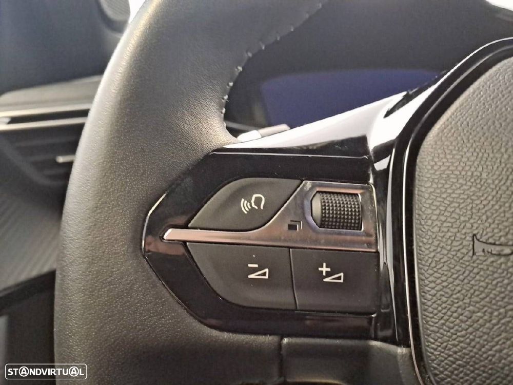 Peugeot 2008 1.2 Hybrid Allure e-DCS6 - 16