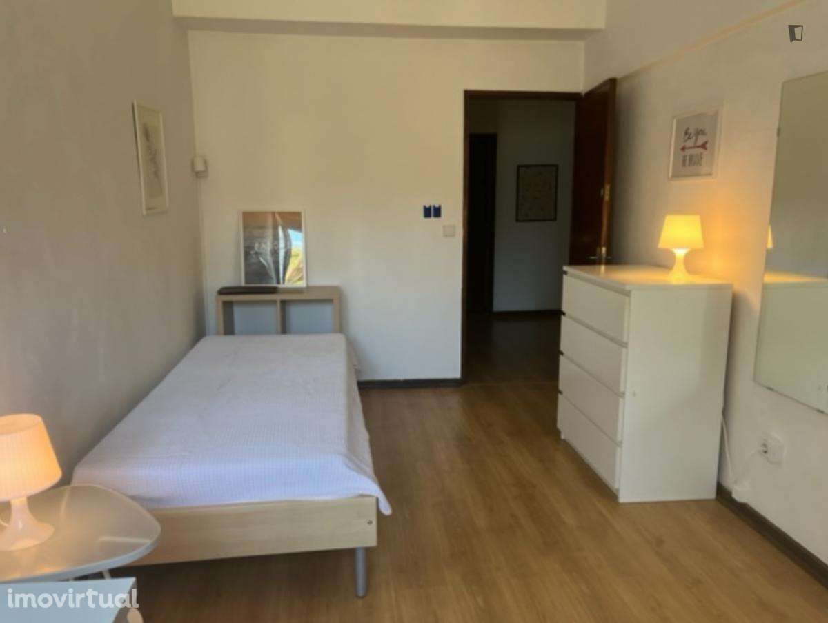 Quarto - localizado em Sete Rios Lisbon - Grande imagem: 5/31