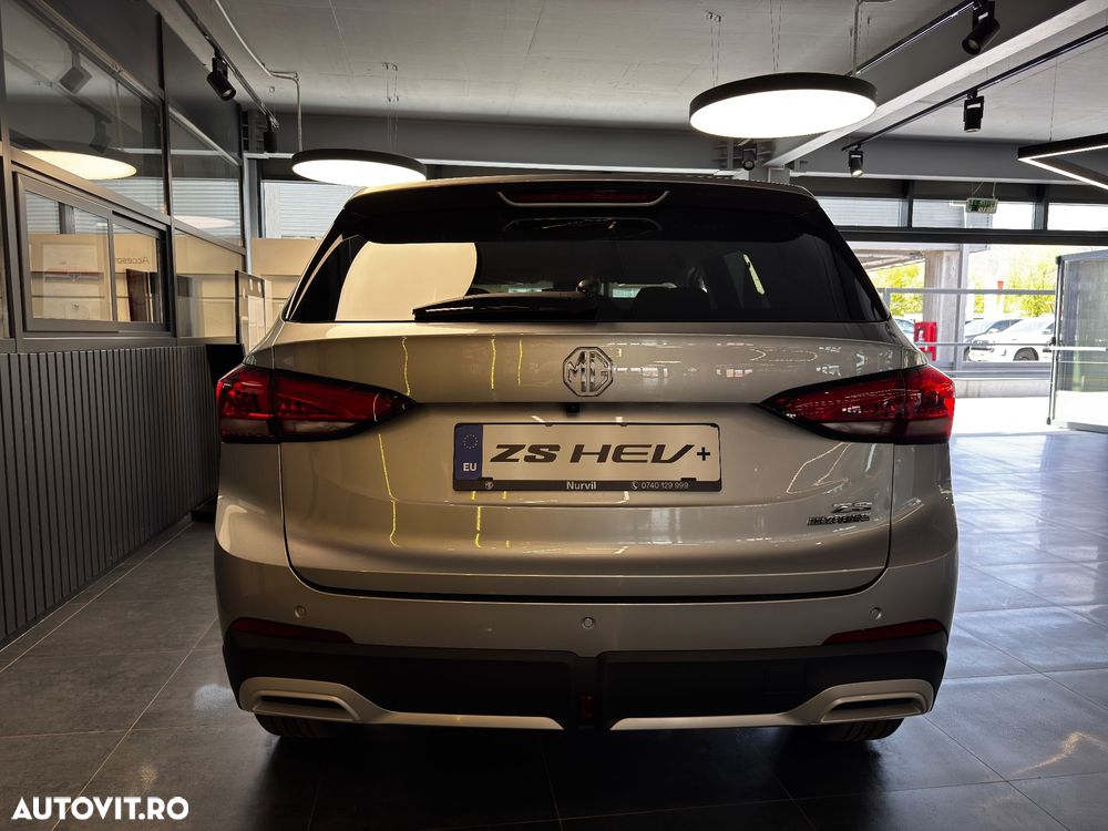 MG ZS HEV 1.5 GSI AT Exclusive - 6