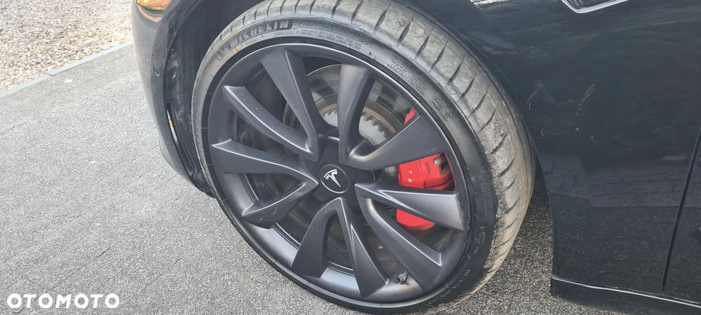 Tesla Model 3 - 25
