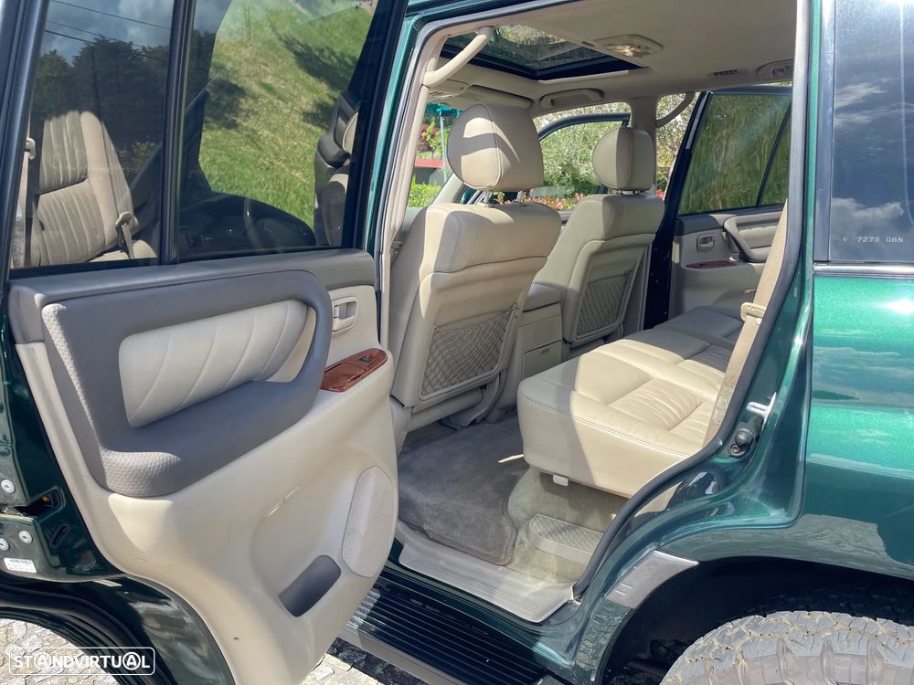 Toyota Land Cruiser - 12