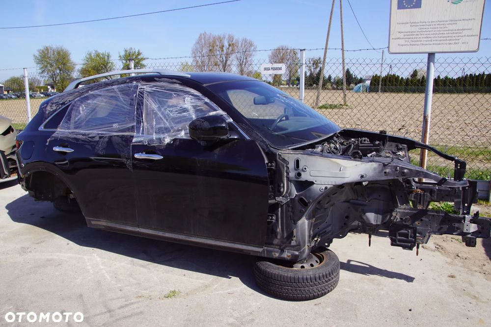 Auto na części - Infiniti FX30d S II 3.0 D 238 KM V9X RE7R01A GAC 2013R Silnik Skrzynia Zderzak Drzwi Klapa Lampa Relingi Szyby Lusterko Klamka Deska Kokpit Sterownik Moduł Czujnik Licznik Wyświetlacz Panel Kierownica - 2