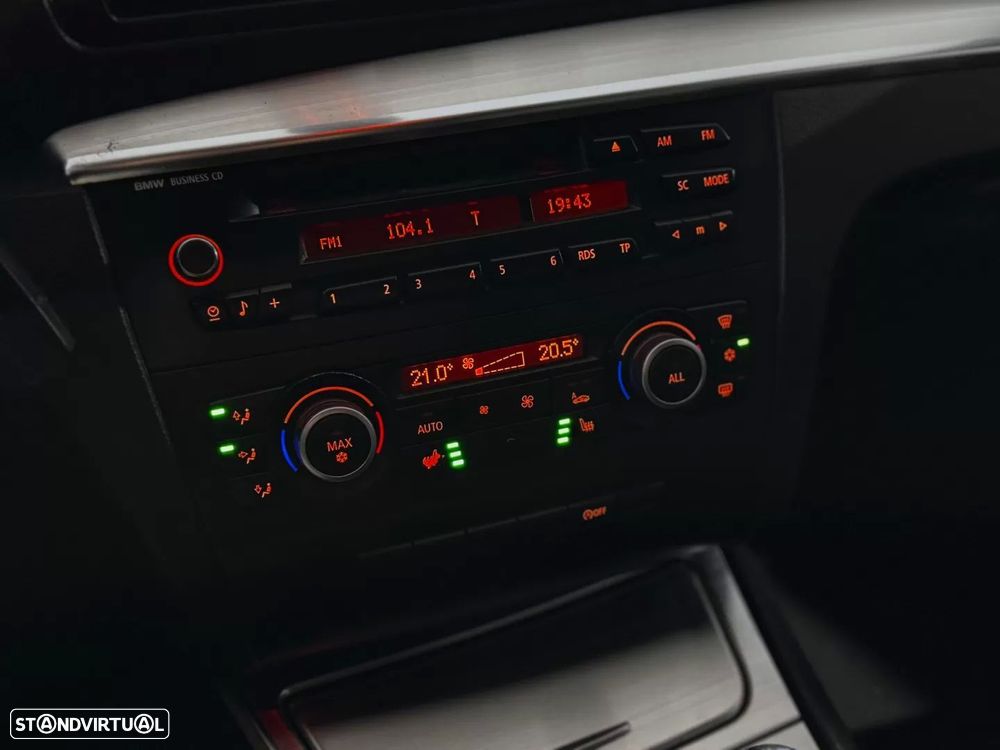 BMW 118 d Pack M - 15