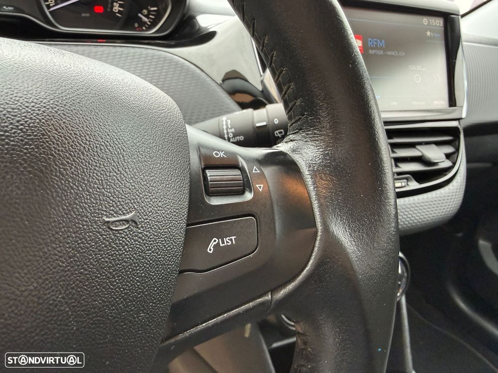 Peugeot 208 1.2 PureTech Style - 17