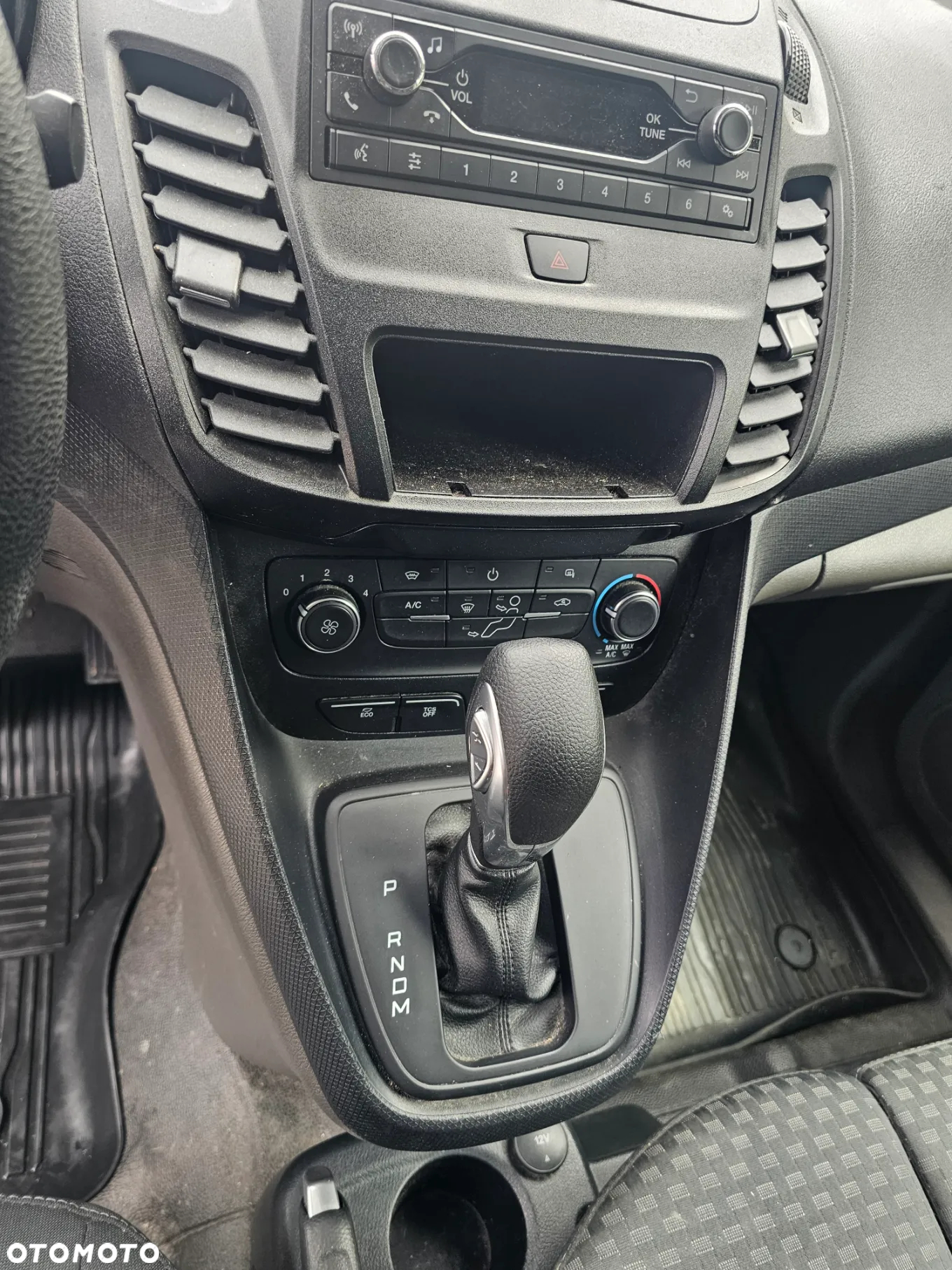 Ford Transit Connect - 17