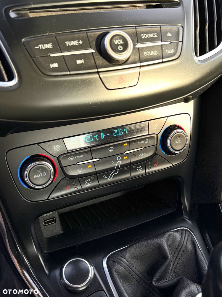 Ford Focus - 32