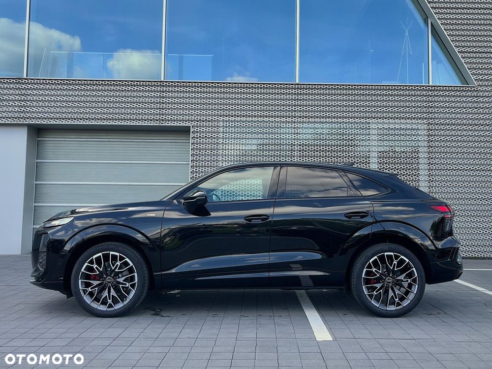 Audi Q3 Sportback - 12