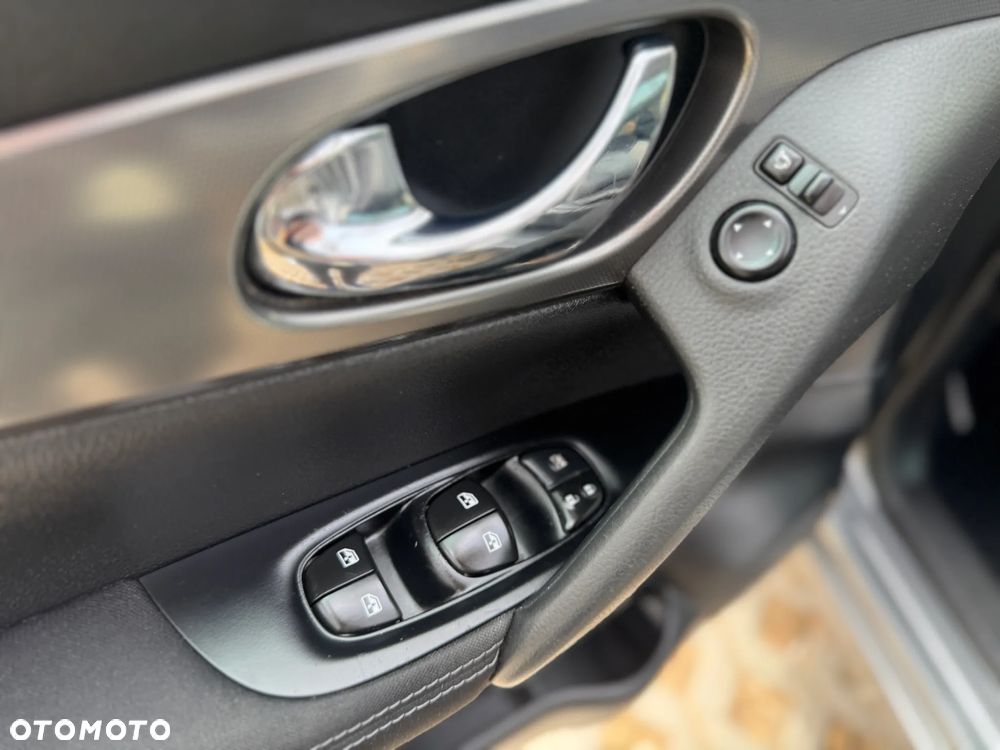 Nissan Qashqai 1.2 DIG-T N-Vision EU6 - 15