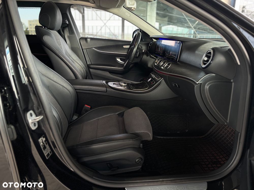 Mercedes-Benz Klasa E 220 d 4-Matic Avantgarde - 16