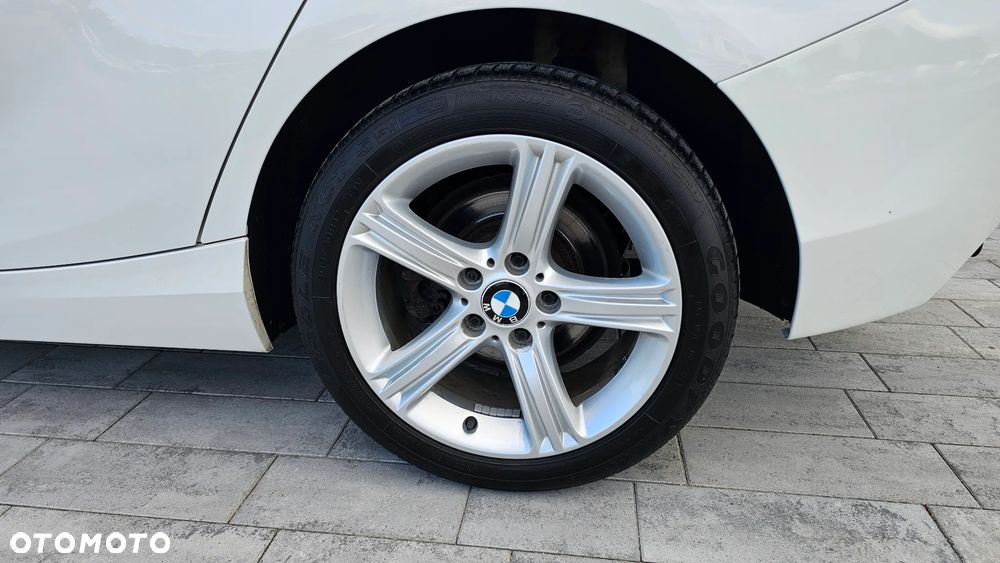 BMW Seria 1 114i - 14
