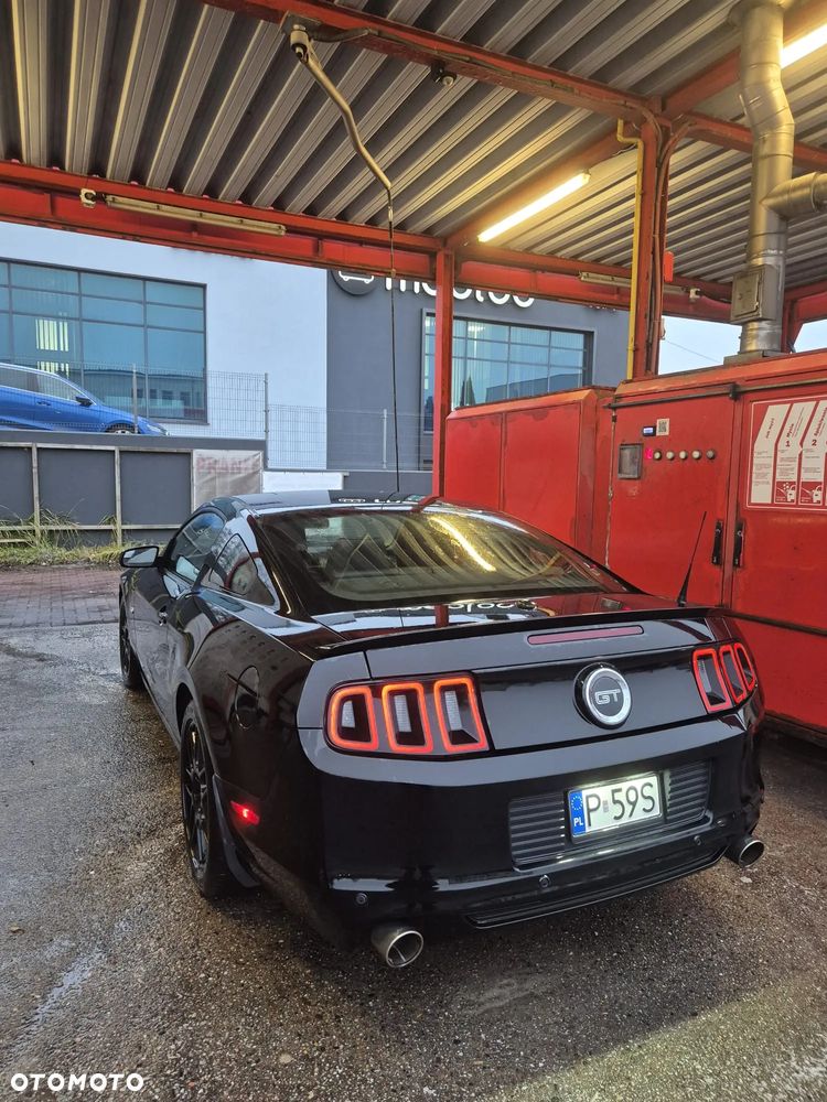 Ford Mustang 5.0 V8 GT - 4