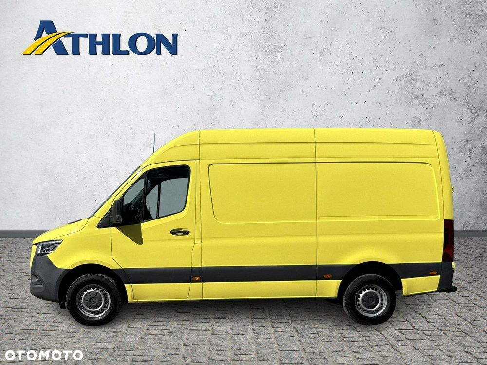 Mercedes-Benz Sprinter - 2