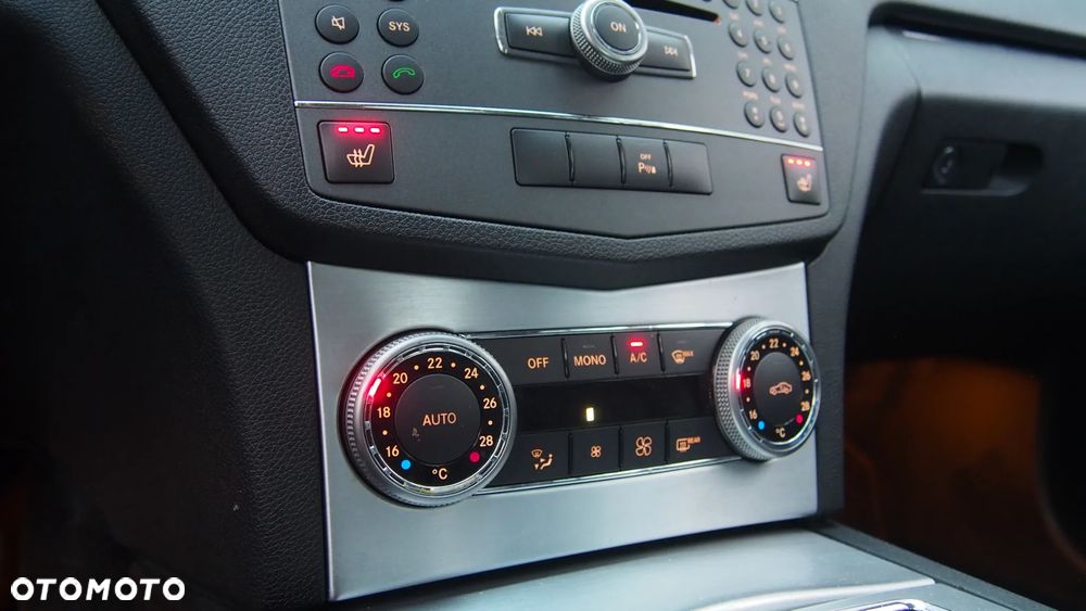 Mercedes-Benz Klasa C 180 Kompressor BlueEFFICIENCY Elegance - 9