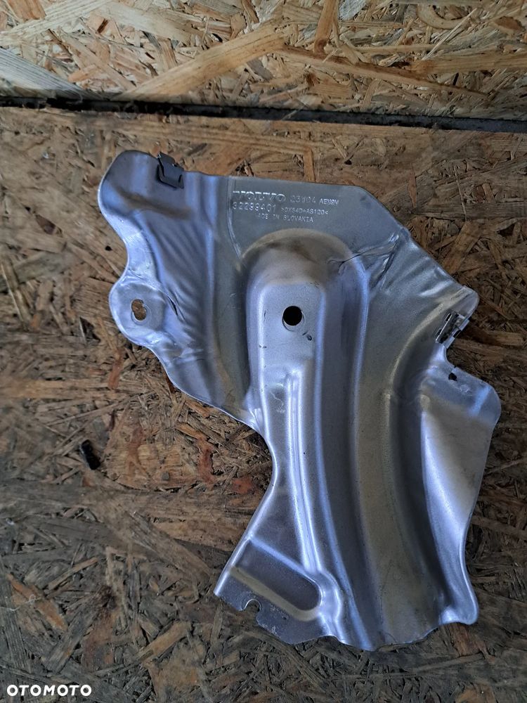 VOLVO XC40 OSLONA TERMICZNA 32299401 - 1