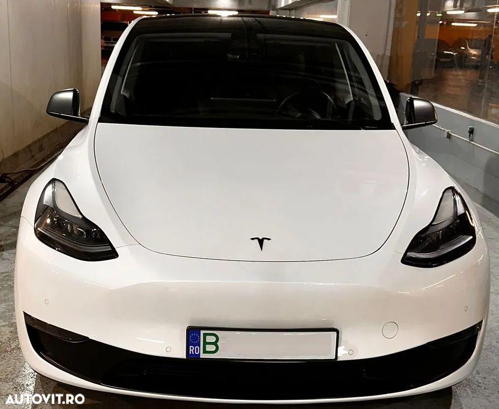 Tesla Model Y - 2