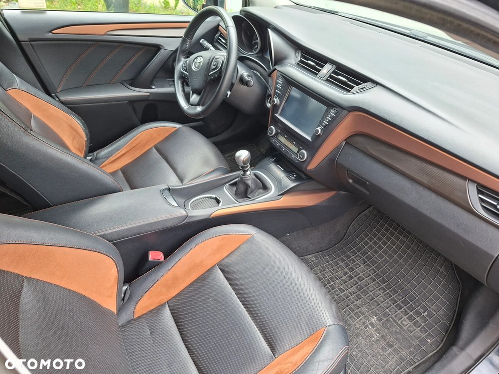Toyota Avensis 1.8 Style - 6