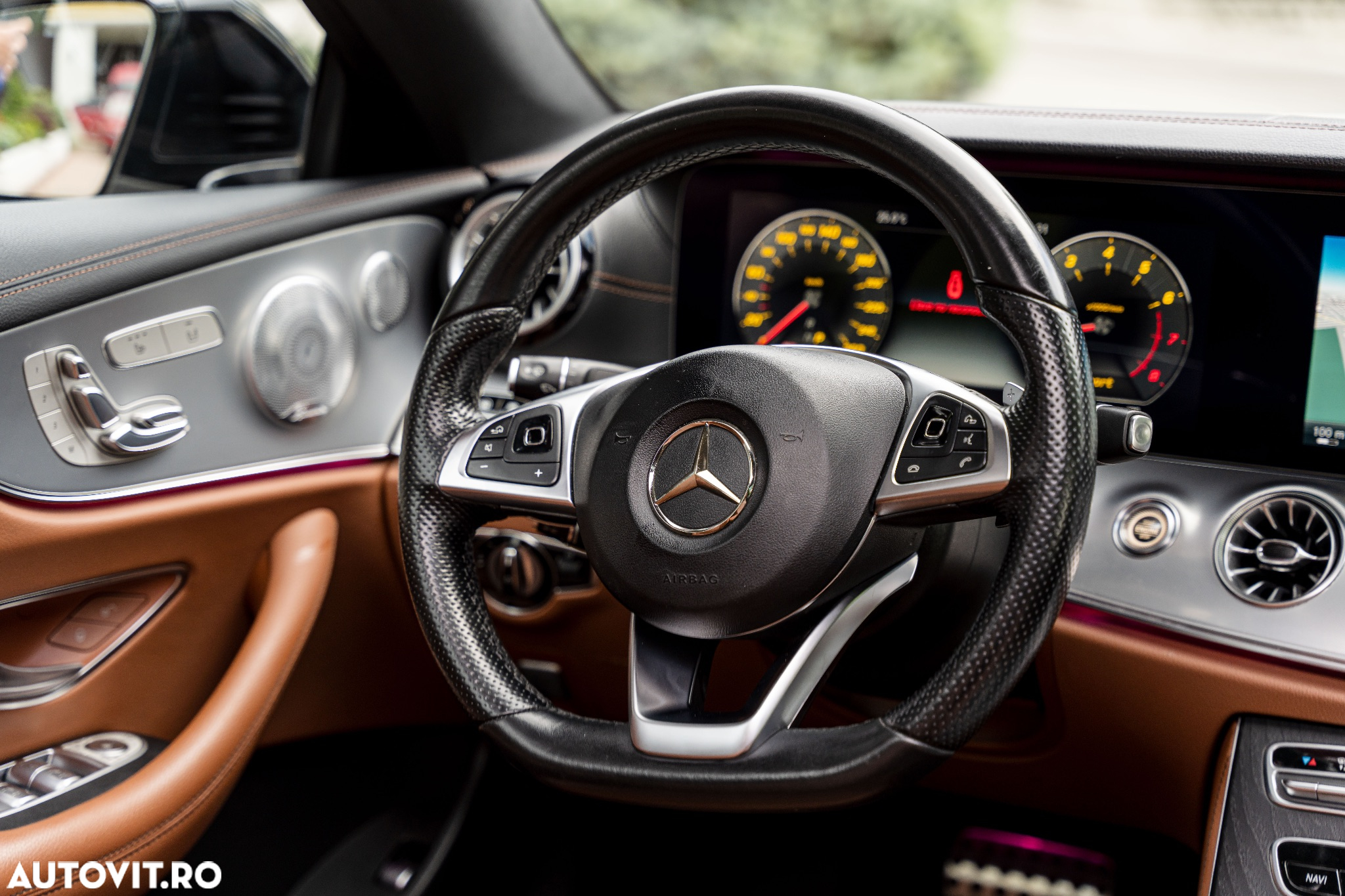 Mercedes-Benz E 300 Coupe 9G-TRONIC AMG Line - 16