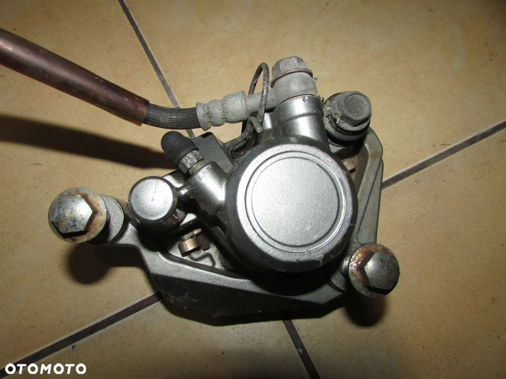 Yamaha XT600 2KF zacisk hamulca przód klocki - 1