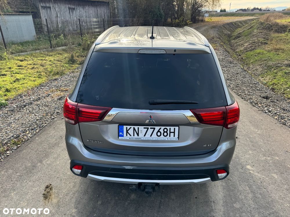 Mitsubishi Outlander 2.4 4WD CVT Instyle - 10