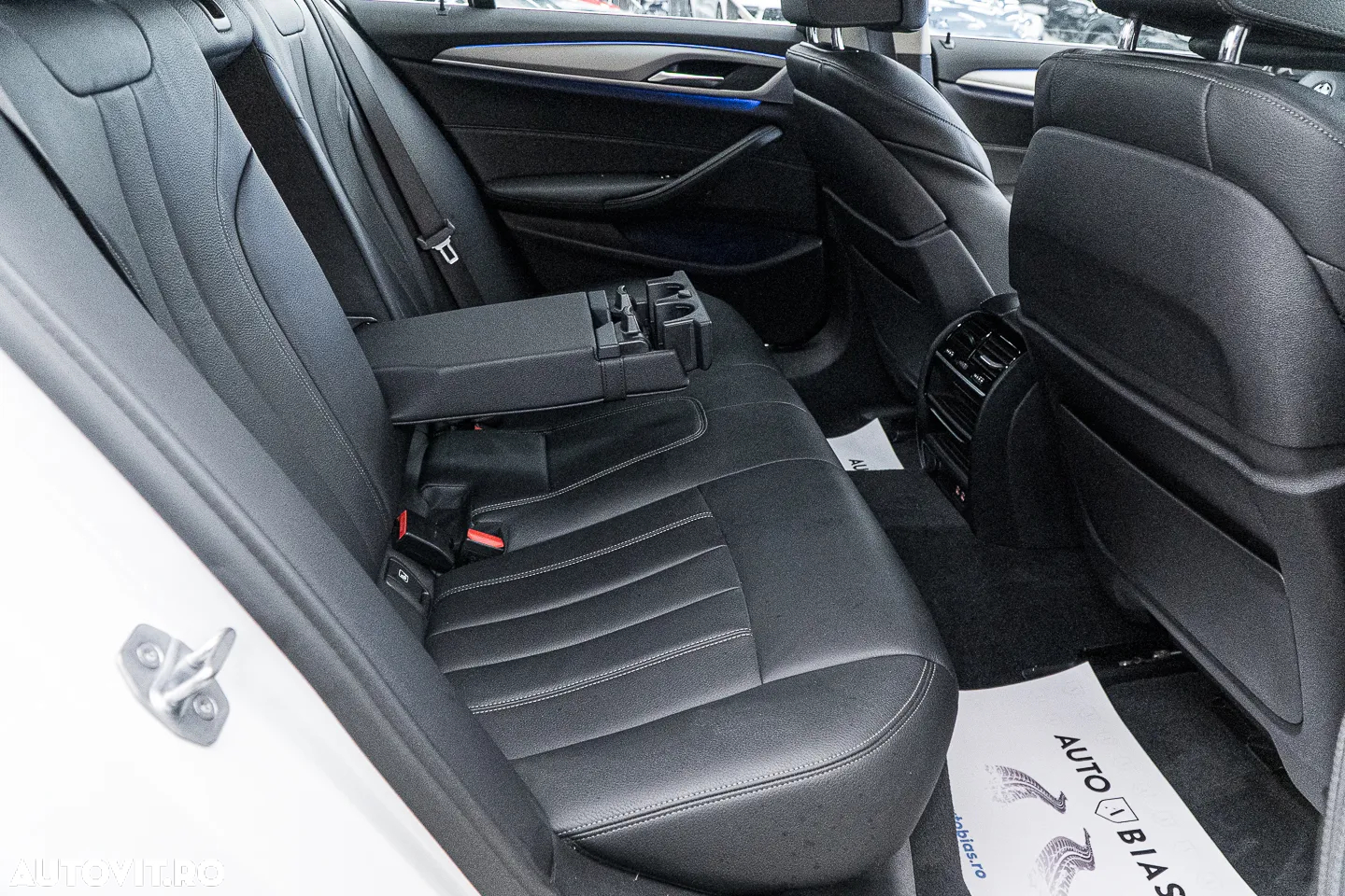 BMW Seria 5 520i Aut. Sport Line - 9