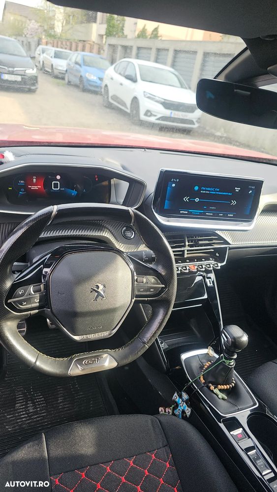 Peugeot 2008 1.2 L PureTech STT GT Line - 15
