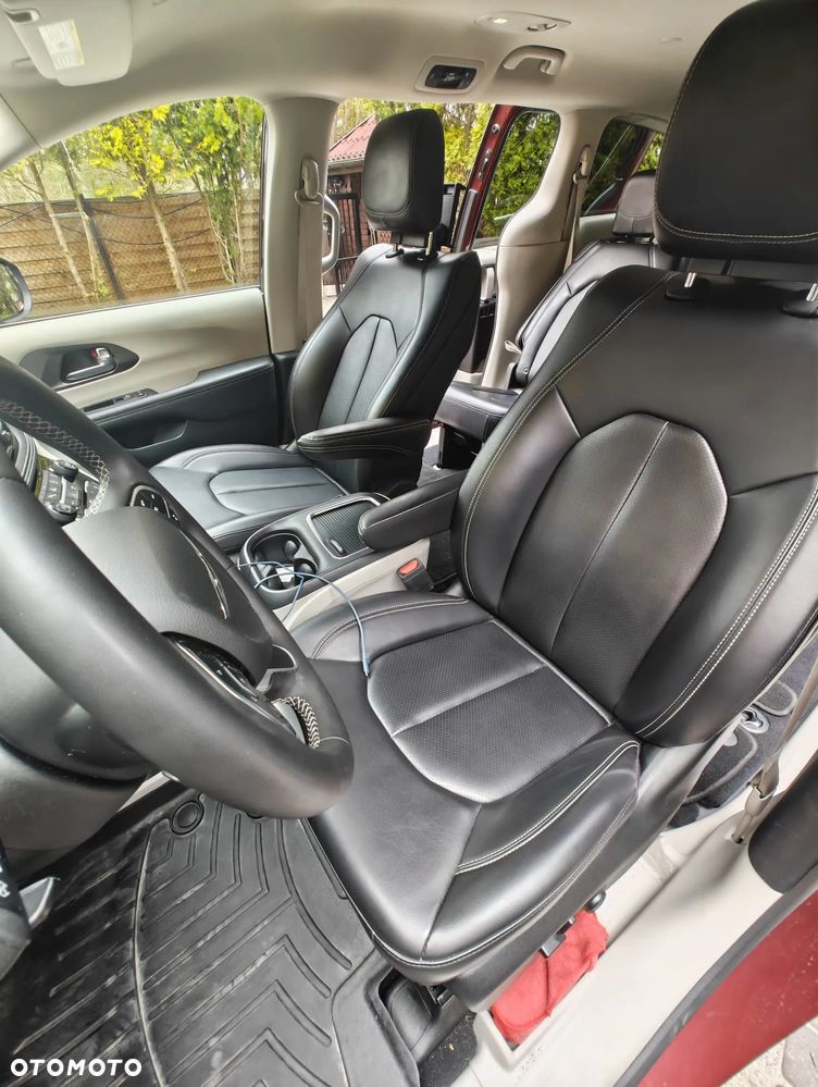 Chrysler Pacifica ver-2-5-hybrid-dynamic-force-executive-e--cvt - 5