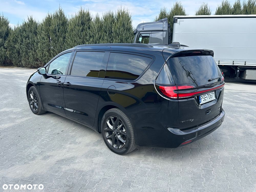 Chrysler Pacifica - 3