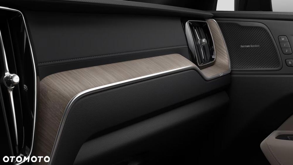 Volvo XC 60 B5 B AWD Ultra Dark - 11