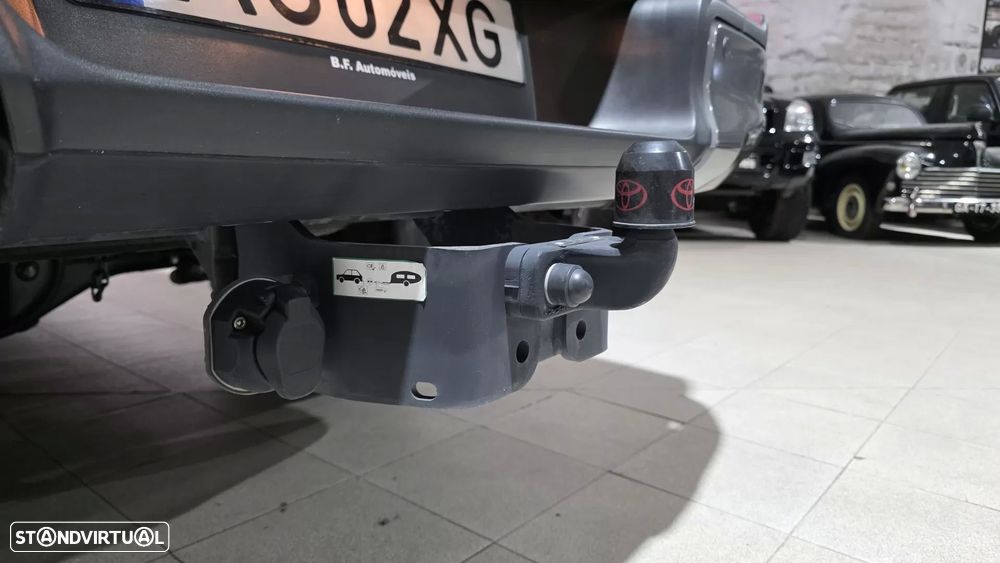 Toyota Hilux 2.8 D-4D 4WD GR Sport II - 21