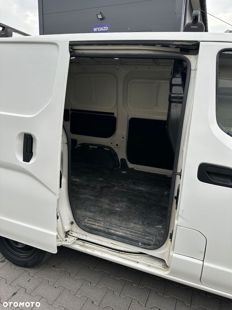 Nissan NV200 - 16