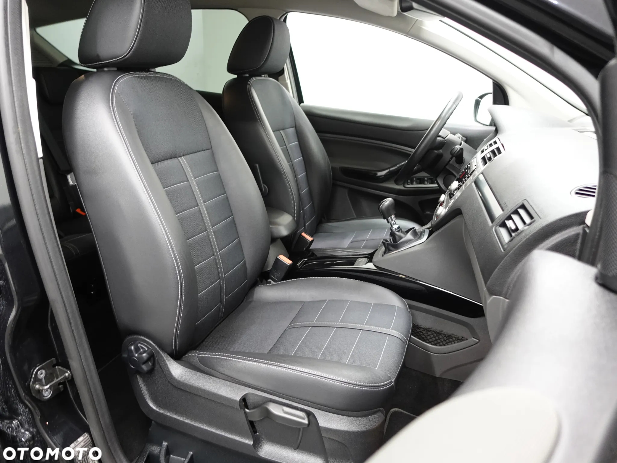 Ford Kuga 2.0 TDCi 4WD Titanium - 29