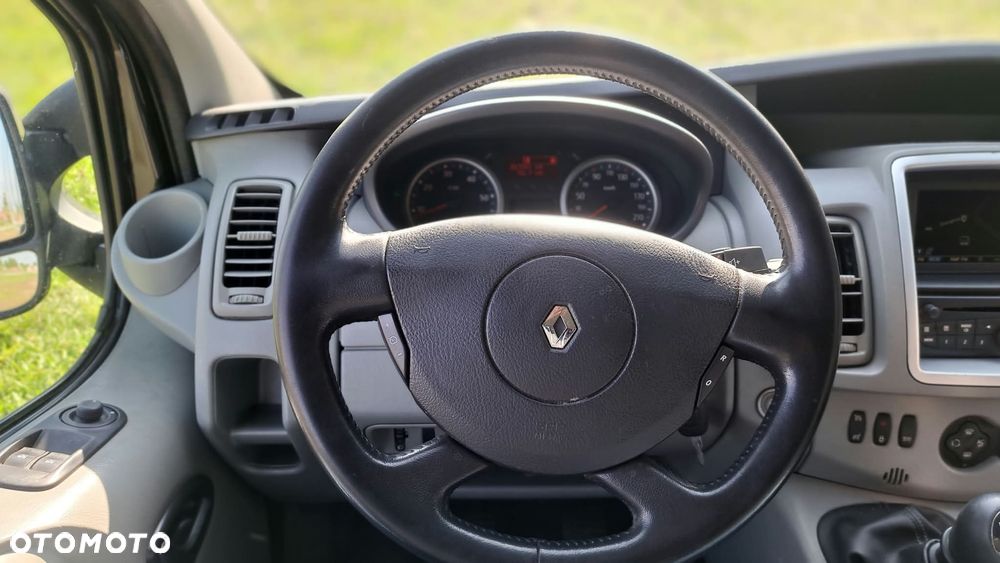 Renault Trafic Grand Passenger Black Edition - 20