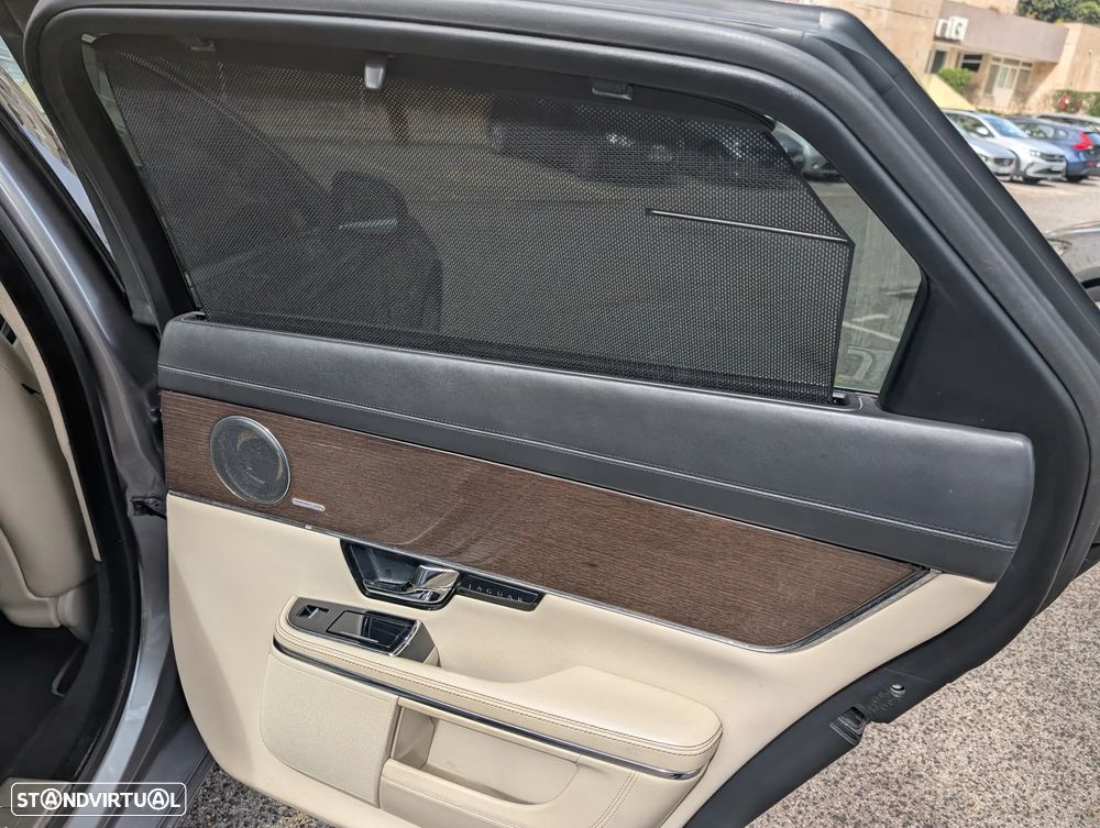 Jaguar XJ 3.0 D V6 LWB Premium Luxury - 8