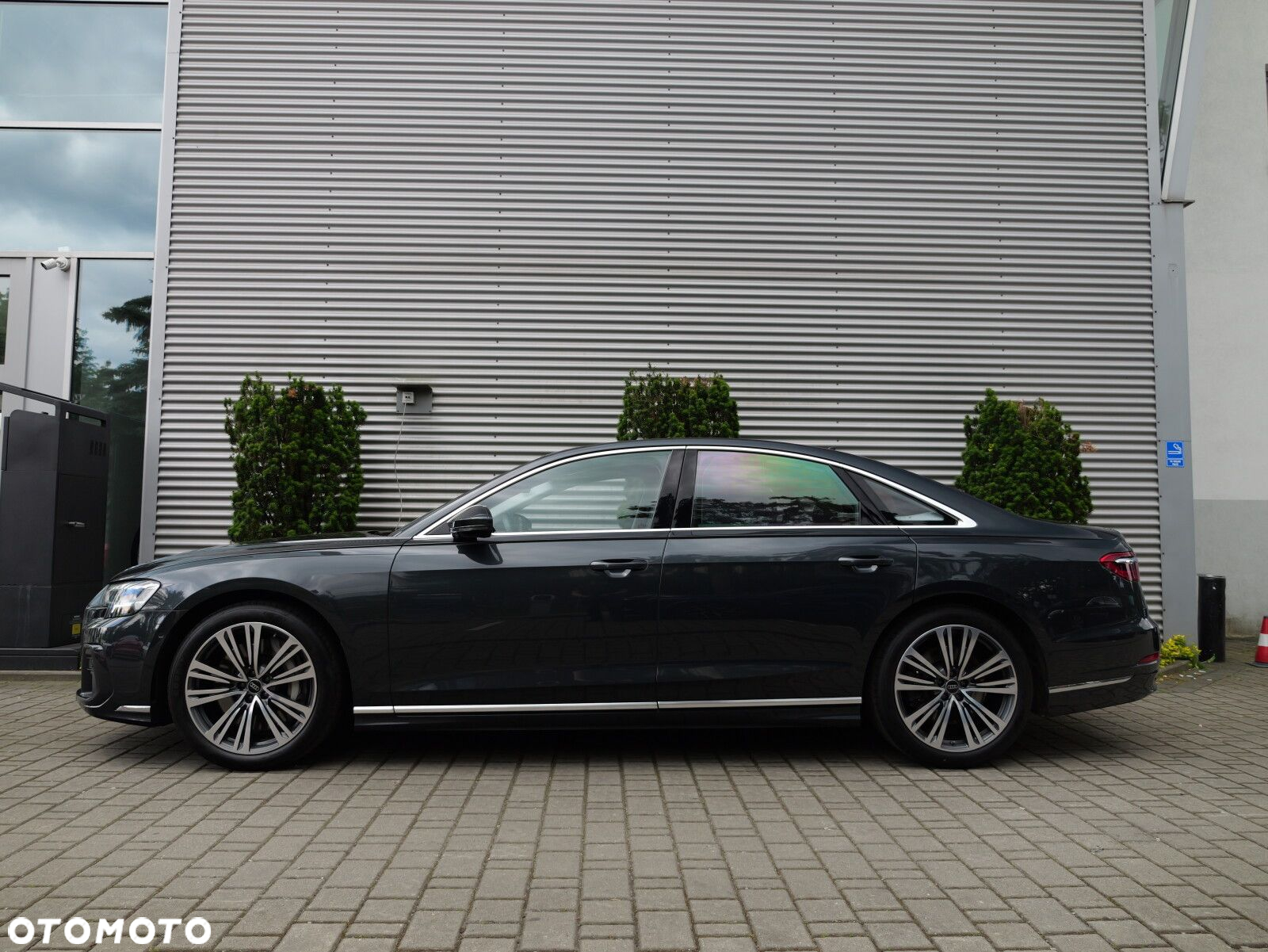 Audi A8 - 12