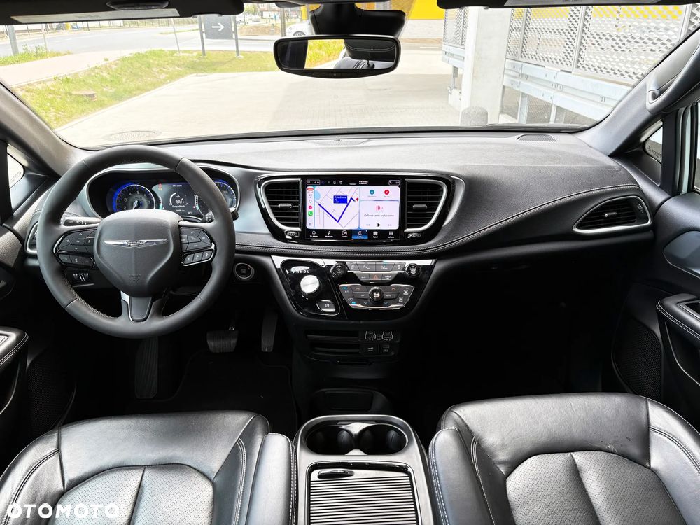 Chrysler Pacifica - 17