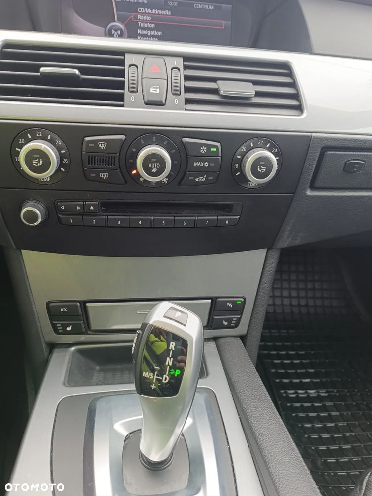 BMW Seria 5 520d Touring Special Edition - 25