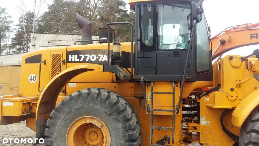 Hyundai HL77077A - 12