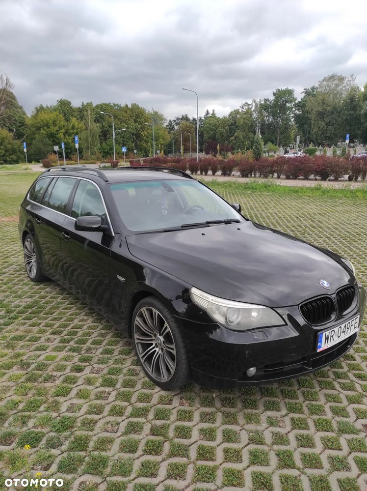 BMW Seria 5 525xi - 1