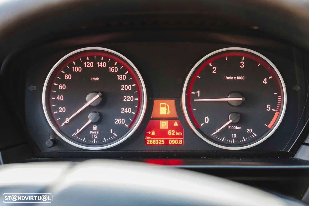 BMW 520 dA Touring Executive - 41