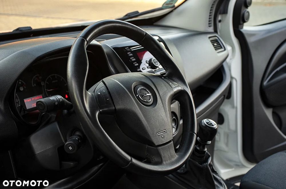 Opel Combo 1.4 Cosmo Eu6 - 26