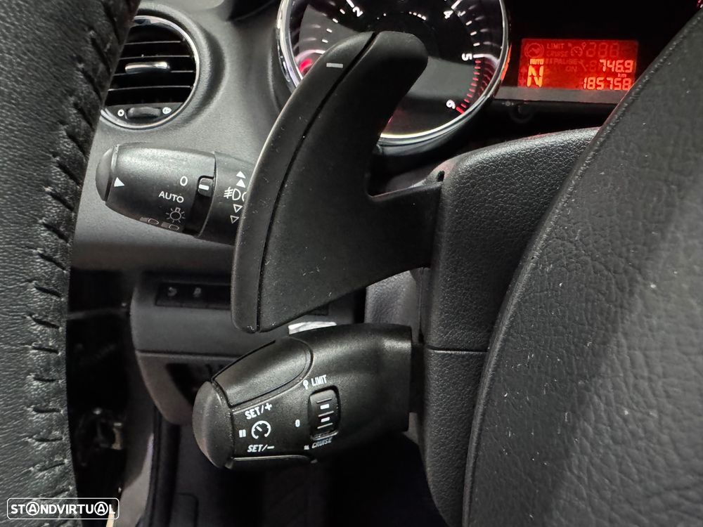 Peugeot 3008 1.6 e-HDi Allure 2-Tronic J18 - 11