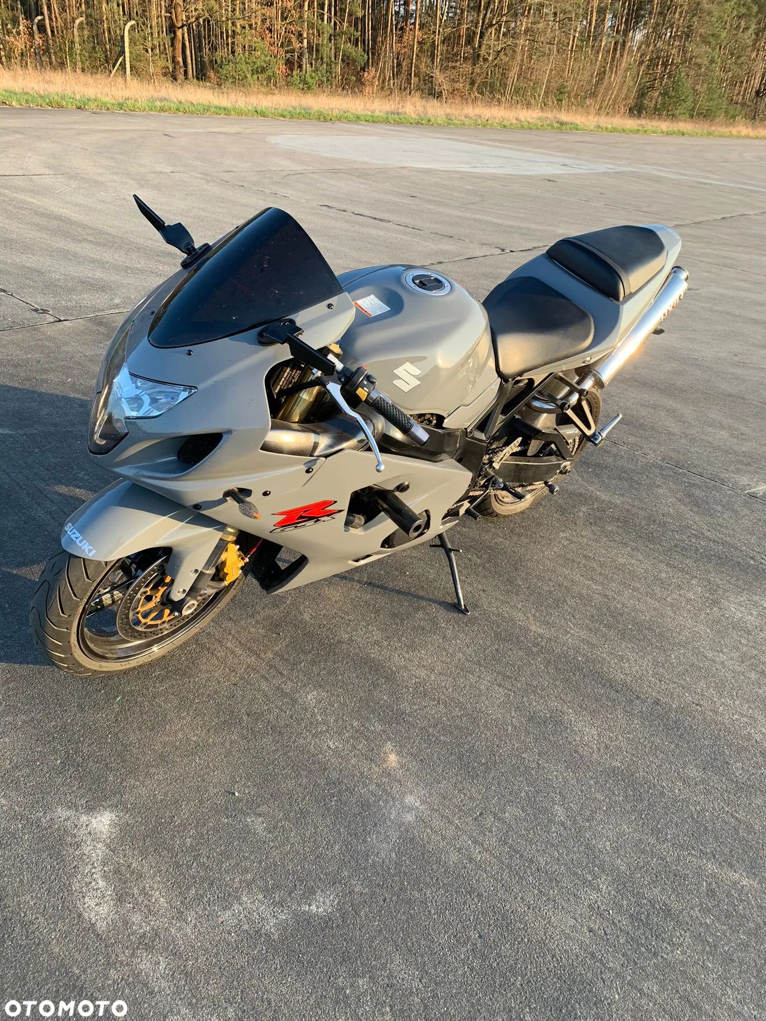 Suzuki GSX-R - 1