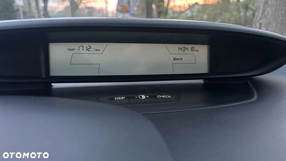 Citroën C4 1.4 16V Style - 15