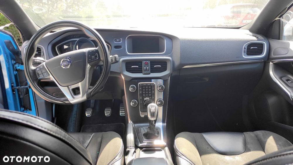 Volvo V40 D2 R-Design - 7