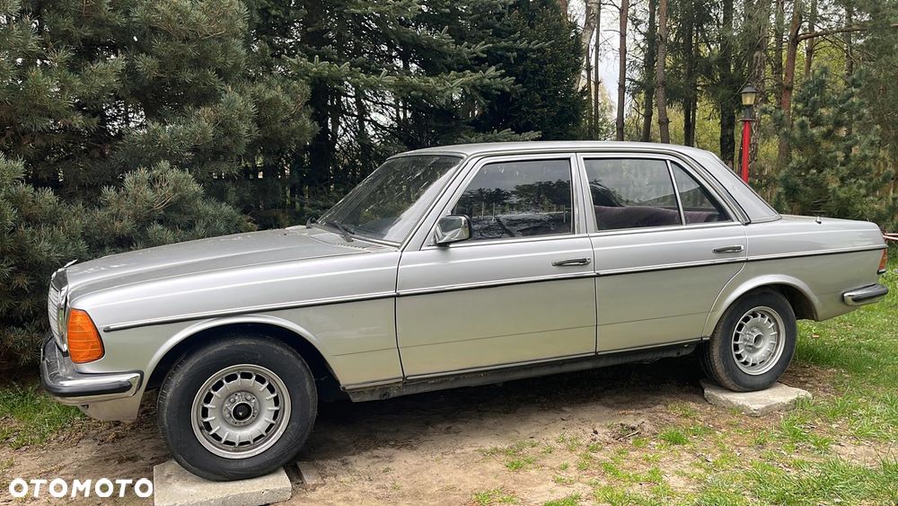 Mercedes-Benz W123 - 2