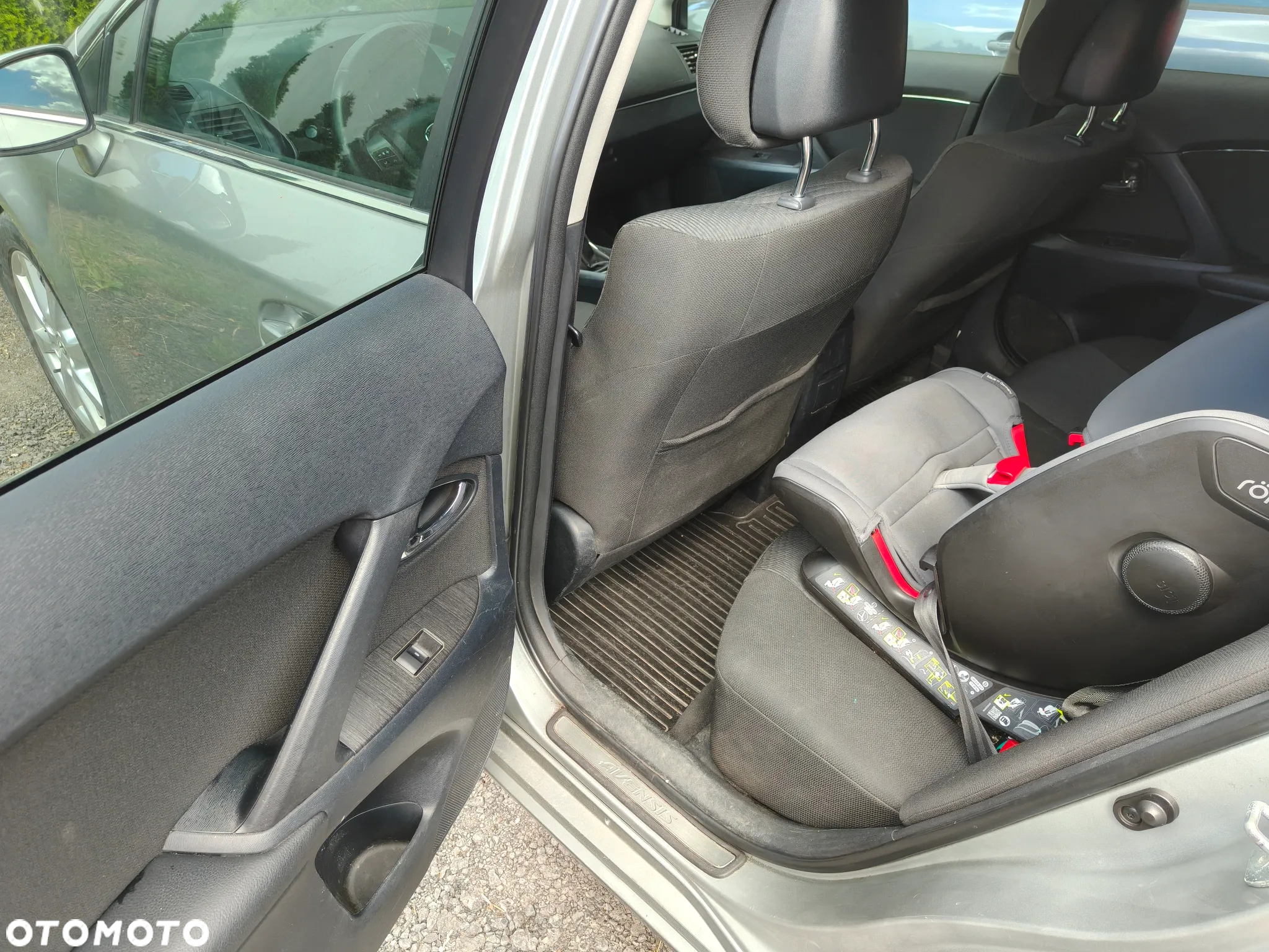 Toyota Avensis 2.0 D-4D Sol Premium - 9