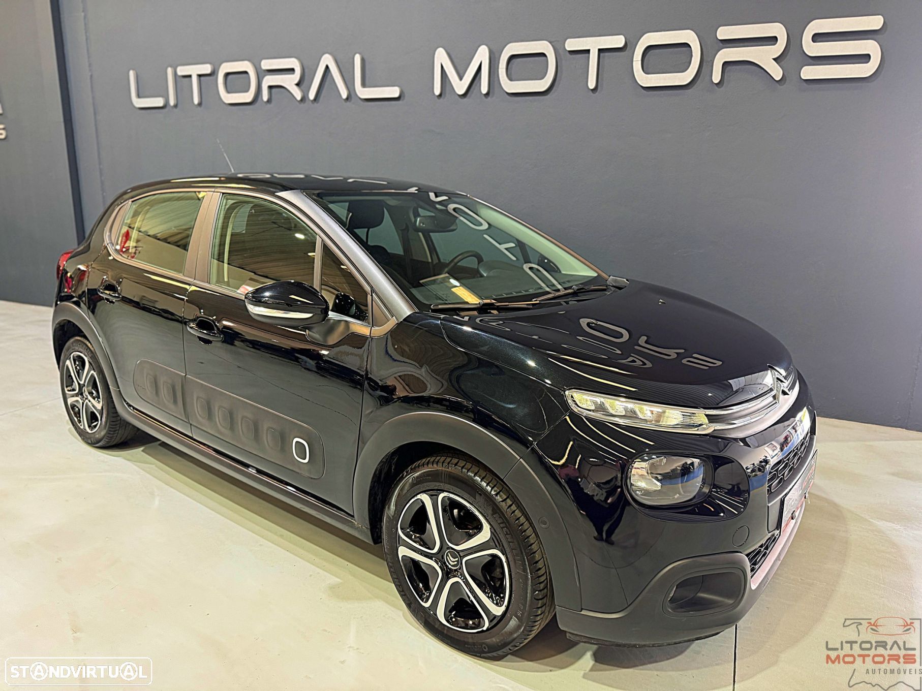 Citroën C3 1.2 PureTech Shine - 1